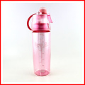 O plástico BPA livra a garrafa de água potável do Mutil-cor do pulverizador da névoa com palha